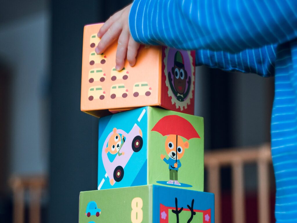 Illustration of a child enjoying learning at the Budding Thinker course.